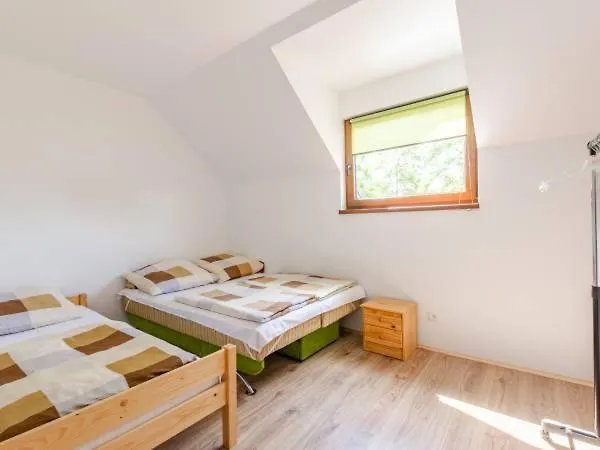 Bursztynowy Zakatek Деревянный коттедж *