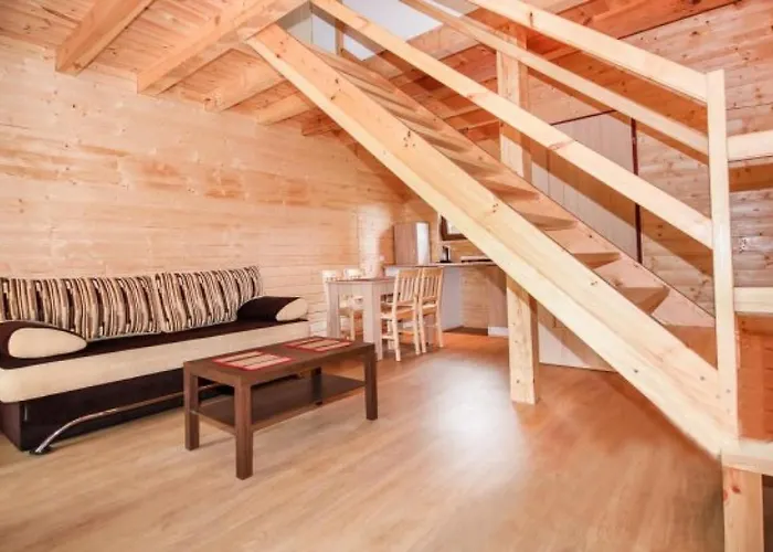 Деревянный коттедж Bursztynowy Zakatek Янтар