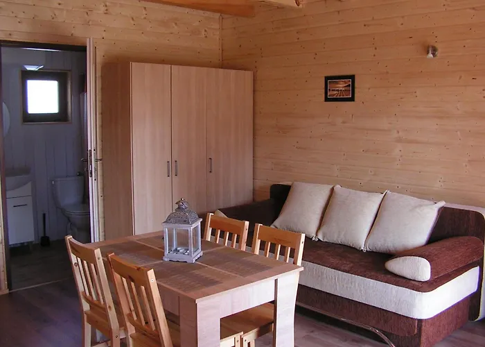 Bursztynowy Zakatek Деревянный коттедж